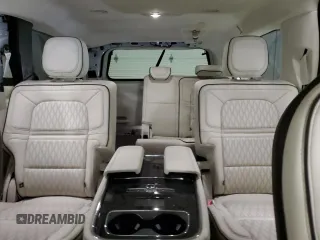 2019 Lincoln Navigator Black Label z VIN 5LMJJ3TT4KEL19103, wystawiony jako Copart lot #61081284 z przebiegiem 58 418 mil mil oraz Szkoda całkowita • Salvage title. Historia ofert i sprzedaży dostępna na DreamBid. Obrazek 10.