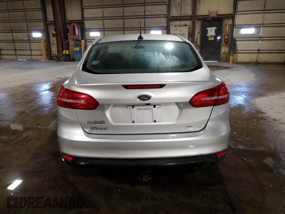 2016 Ford Focus SE z VIN 1FADP3F26GL247898, wystawiony jako Copart lot #57411665 z przebiegiem 134 708 mil mil oraz Czysty tytuł • Clean title. Historia ofert i sprzedaży dostępna na DreamBid. Obrazek 6.