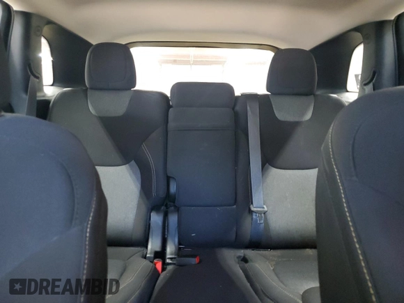 2017 Jeep Cherokee Sport z VIN 1C4PJMAS6HW566899, wystawiony jako Copart lot #52349685 z przebiegiem 155 877 mil mil oraz Szkoda całkowita • Salvage title. Historia ofert i sprzedaży dostępna na DreamBid. Obrazek 10.