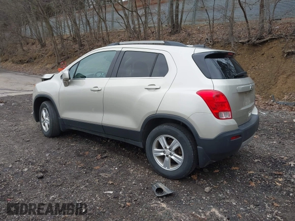 2016 Chevrolet Trax LT with VIN 3GNCJPSB1GL214016, listed as a IAAI auction lot 41971482 with 111,744 mi miles. Bid and sale history available at carsss.com. Image 3.