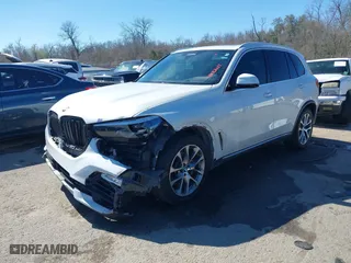 2019 BMW X5 xDrive40i with VIN 5UXCR6C57KLK80268, listed as a IAAI auction lot 41582457 with 85,682 mi miles. Bid and sale history available at carsss.com. Image 17.