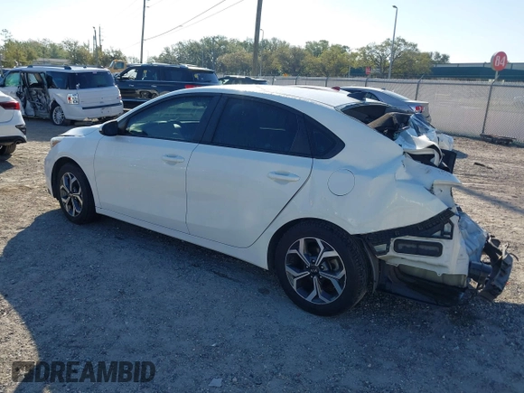 2021 Kia Forte FE with VIN 3KPF24AD3ME268468, listed as a IAAI auction lot 41786616 with 60,041 mi miles. Bid and sale history available at carsss.com. Image 3.