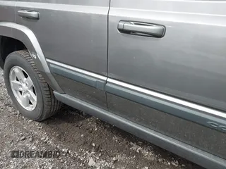 2008 Jeep Commander Sport with VIN 1J8HG48K98C135234, listed as a IAAI auction lot 41920183 with 247,452 mi miles. Bid and sale history available at carsss.com. Image 13.