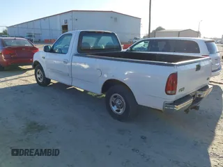 2001 Ford F-150 XL z VIN 1FTRF17W81NA20197, wystawiony jako IAAI lot #41650417 z przebiegiem 402 114 mil mil oraz . Historia ofert i sprzedaży dostępna na DreamBid. Obrazek 3.