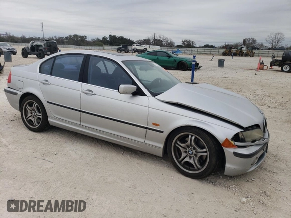 2001 BMW 3 Series 330i with VIN WBAAV53481FT00303, listed as a Copart auction lot 87118034 with 0 mi miles and Salvage Title. Bid and sale history available at carsss.com. Image 4.