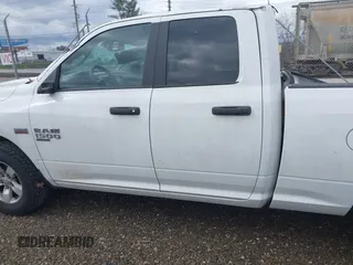2019 Ram 1500 Express z VIN 1C6RR7FT7KS725455, wystawiony jako IAAI lot #40822242 z przebiegiem 120 799 mil mil oraz . Historia ofert i sprzedaży dostępna na DreamBid. Obrazek 14.
