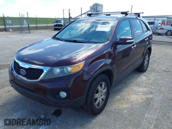 2012 Kia Sorento LX with VIN 5XYKT4A62CG207305, listed as a IAAI auction lot 42033853 with 269,782 mi miles. Bid and sale history available at carsss.com. Image 2.
