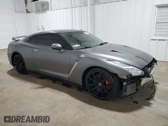 2016 Nissan GT-R Premium z VIN JN1AR5EFXGM290743, wystawiony jako Copart lot #75346334 z przebiegiem 34 358 mil mil oraz Szkody całkowita. Historia ofert i sprzedaży dostępna na DreamBid. Obrazek 4.