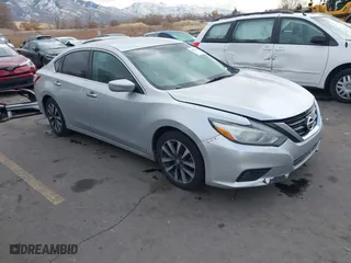 2017 Nissan Altima 2.5 SV with VIN 1N4AL3AP3HC274947, listed as a IAAI auction lot 41041845 with 138,995 mi miles. Bid and sale history available at carsss.com. Image 1.