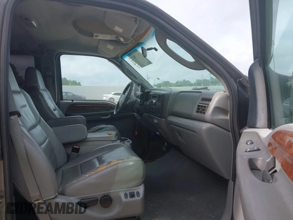 2004 Ford Super Duty F-250 XL with VIN 1FTNW21P04EB47357, listed as a IAAI auction lot 42147892 with 161,688 mi miles. Bid and sale history available at carsss.com. Image 5.