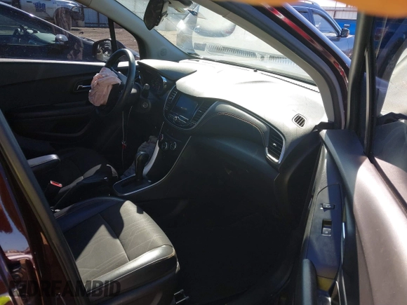 2021 Chevrolet Trax LT with VIN KL7CJPSM1MB360646, listed as a IAAI auction lot 41629430 with 84,854 mi miles. Bid and sale history available at carsss.com. Image 5.