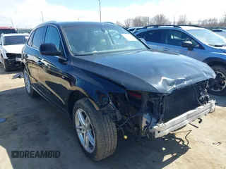 2015 Audi Q5 Premium Plus with VIN WA1DGAFP5FA054124, listed as a IAAI auction lot 41890802 with 121,860 mi miles. Bid and sale history available at carsss.com. Image 1.