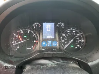 2015 Lexus GX 460 z VIN JTJBM7FX6F5104768, wystawiony jako Copart lot #56733945 z przebiegiem 88 373 mil mil oraz Szkody całkowita. Historia ofert i sprzedaży dostępna na DreamBid. Obrazek 9.