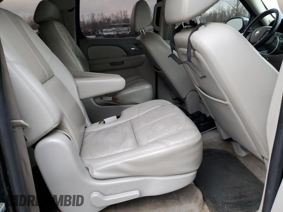 2008 Chevrolet Suburban LT w/3LT with VIN 1GNFK16318J239338, listed as a Copart auction lot 42444485 with 222,230 mi miles and Salvage Title. Bid and sale history available at carsss.com. Image 11.