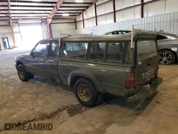 1992 Toyota Pickup DLX z VIN JT4RN93P0N5065687, wystawiony jako Copart lot #56355125 z przebiegiem 215 019 mil mil oraz Czysty tytuł • Clean title. Historia ofert i sprzedaży dostępna na DreamBid. Obrazek 2.