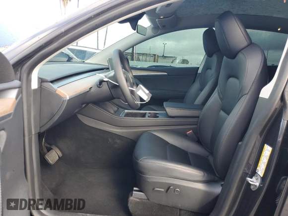 2024 Tesla Model Y Long Range z VIN 7SAYGDEE4RA229466, wystawiony jako Copart lot #45163325 z przebiegiem 13 748 mil mil oraz Szkoda całkowita • Salvage title. Historia ofert i sprzedaży dostępna na DreamBid. Obrazek 7.