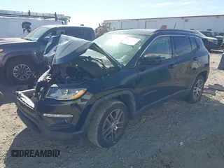 2018 Jeep Compass Latitude with VIN 3C4NJCBB3JT462706, listed as a IAAI auction lot 41680742 with 89,105 mi miles. Bid and sale history available at carsss.com. Image 17.