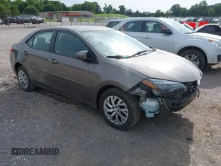 2018 Toyota Corolla L z VIN 2T1BURHE0JC118641, wystawiony jako IAAI lot #42309922 z przebiegiem 118 644 mil mil oraz . Historia ofert i sprzedaży dostępna na DreamBid. Obrazek 1.
