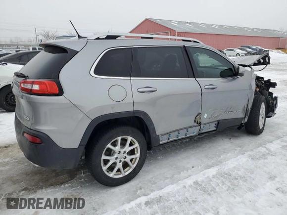 2015 Jeep Cherokee Latitude with VIN 1C4PJLCS1FW573327, listed as a Copart auction lot 43335995 with Not Provided miles and Salvage Title. Bid and sale history available at carsss.com. Image 3.