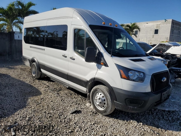 2021 Ford Transit with VIN 1FDVU4X81MKA23662, listed as a Copart auction lot 42315755 with 49,741 mi miles and Clean Title. Bid and sale history available at DreamBid. Image 4.