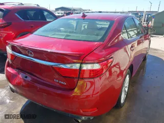 2013 Lexus ES 350 4dr Sdn with VIN JTHBK1GG0D2070425, listed as a IAAI auction lot 41715205 with 96,240 mi miles. Bid and sale history available at carsss.com. Image 4.