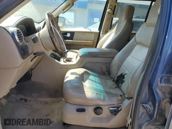 2003 Ford Expedition Eddie Bauer z VIN 1FMPU18L13LC57657, wystawiony jako Copart lot #52851155 z przebiegiem 253 028 mil mil oraz Szkoda całkowita • Salvage title. Historia ofert i sprzedaży dostępna na DreamBid. Obrazek 7.