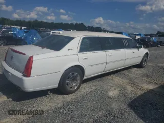 2009 Cadillac DTS Professional Limousine z VIN 1GEEK90Y09U550239, wystawiony jako Copart lot #56123134 z przebiegiem Nie podano mil oraz Szkoda całkowita • Salvage title. Historia ofert i sprzedaży dostępna na DreamBid. Obrazek 3.