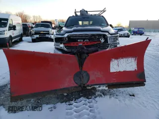 2019 Ram 3500 Limited with VIN 3C63R3RL4KG622107, listed as a Copart auction lot 42116525 with 129,371 mi miles and Salvage Title. Bid and sale history available at carsss.com. Image 5.