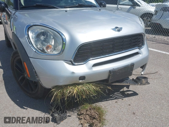 2011 MINI Countryman S with VIN WMWZC5C53BWL53641, listed as a IAAI auction lot 42547084 with 171,647 mi miles and . Bid and sale history available at DreamBid. Image 6.