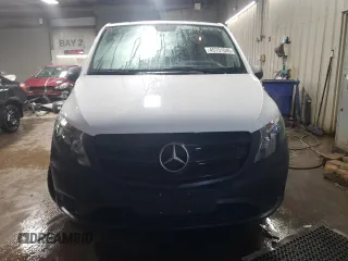 2022 Mercedes-Benz Metris Cargo z VIN W1YV0BEY1N4149965, wystawiony jako Copart lot #45751045 z przebiegiem 44 750 mil mil oraz Szkoda całkowita • Salvage title. Historia ofert i sprzedaży dostępna na DreamBid. Obrazek 5.