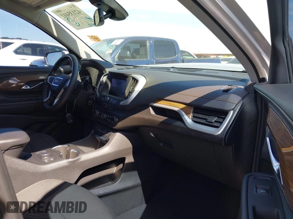 2020 GMC Terrain SLE with VIN 3GKALTEV2LL136210, listed as a IAAI auction lot 42135411 with 85,722 mi miles. Bid and sale history available at carsss.com. Image 5.