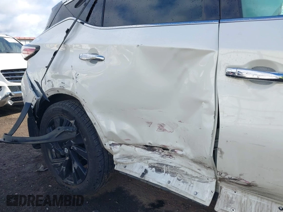 2017 Nissan Murano SL with VIN 5N1AZ2MH5HN204437, listed as a IAAI auction lot 41852350 with 82,545 mi miles and . Bid and sale history available at carsss.com. Image 11.