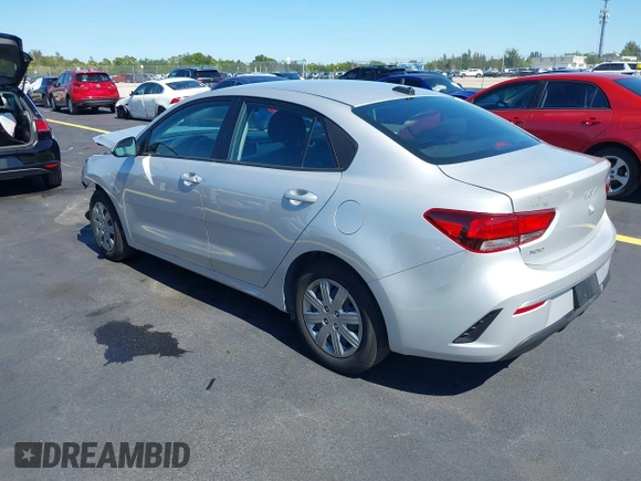2023 Kia Rio S z VIN 3KPA24AD4PE592446, wystawiony jako IAAI lot #42244022 z przebiegiem 13 759 mil mil oraz . Historia ofert i sprzedaży dostępna na DreamBid. Obrazek 3.