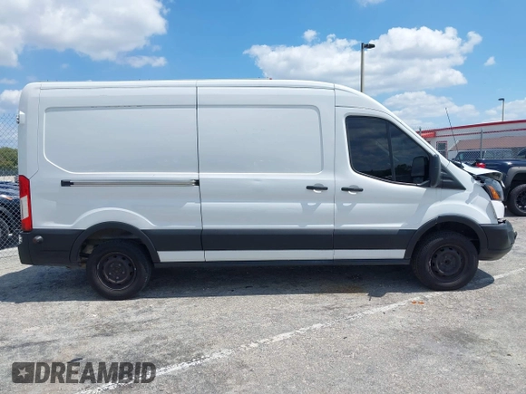 2019 Ford Transit with VIN 1FTBW2CM0KKB59593, listed as a IAAI auction lot 41961520 with 136,094 mi miles and . Bid and sale history available at carsss.com. Image 13.