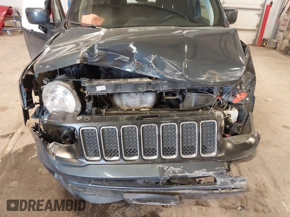 2020 Jeep Renegade Latitude with VIN ZACNJBBB0LPL29886, listed as a IAAI auction lot 41499830 with 61,029 mi miles and . Bid and sale history available at DreamBid. Image 12.