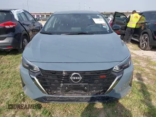 2025 Nissan Sentra SR с VIN 3N1AB8DV9SY217867, выставлен на аукционе IAAI как лот 41945090 с пробегом 6 717 миль миль и . История ставок и продаж доступна на DreamBid. Изображение 6.