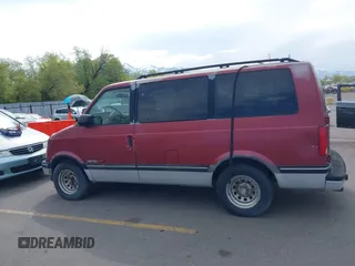 1994 Chevrolet Astro with VIN 1GNEL19W5RB176819, listed as a IAAI auction lot 42116566 with 179,027 mi miles. Bid and sale history available at carsss.com. Image 14.