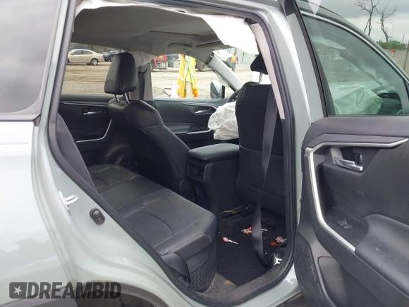 2023 Toyota RAV4 Hybrid XLE Premium z VIN 4T3B6RFV1PU120135, wystawiony jako IAAI lot #42371702 z przebiegiem 27 822 mil mil oraz . Historia ofert i sprzedaży dostępna na DreamBid. Obrazek 8.
