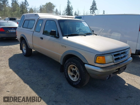 1997 Ford Ranger XLT with VIN 1FTCR15X0VPA25106, listed as a IAAI auction lot 42061204 with 173,022 mi miles. Bid and sale history available at carsss.com. Image 1.