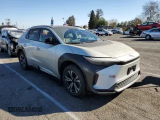2023 Toyota bZ4X XLE z VIN JTMAAAAA8PA029197, wystawiony jako Copart lot #89393245 z przebiegiem 31 280 mil mil oraz Szkoda całkowita • Salvage title. Historia ofert i sprzedaży dostępna na DreamBid. Obrazek 4.