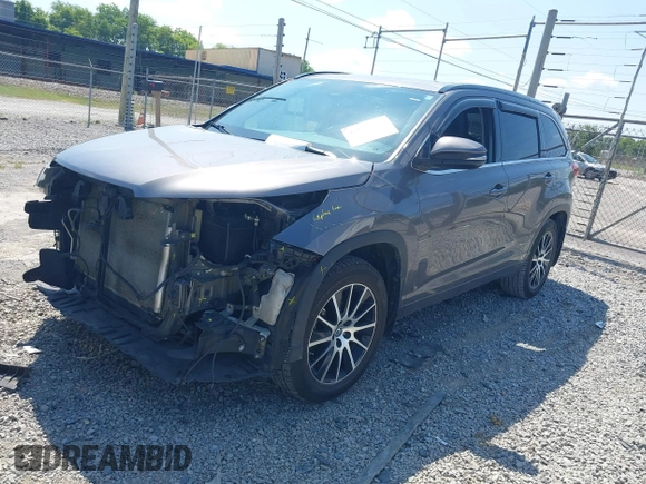 2018 Toyota Highlander SE with VIN 5TDJZRFH1JS895847, listed as a IAAI auction lot 42667973 with 93,876 mi miles and . Bid and sale history available at DreamBid. Image 21.