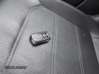 2014 Volkswagen Passat SE z VIN 1VWBN7A33EC085317, wystawiony jako IAAI lot #42400049 z przebiegiem 134 609 mil mil oraz . Historia ofert i sprzedaży dostępna na DreamBid. Obrazek 11.