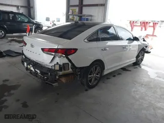 2019 Hyundai Sonata Sport with VIN 5NPE34AF9KH813933, listed as a IAAI auction lot 40777165 with 112,654 mi miles. Bid and sale history available at carsss.com. Image 4.