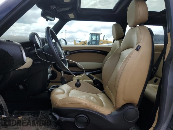 2008 MINI Hardtop S with VIN WMWMF73538TT91152, listed as a Copart auction lot 57671495 with 176,063 mi miles and Salvage title. Bid and sale history available at DreamBid. Image 7.