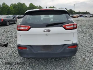 2015 Jeep Cherokee Sport z VIN 1C4PJLAB7FW761109, wystawiony jako Copart lot #57278505 z przebiegiem 99 169 mil mil oraz Szkoda całkowita • Salvage title. Historia ofert i sprzedaży dostępna na DreamBid. Obrazek 6.
