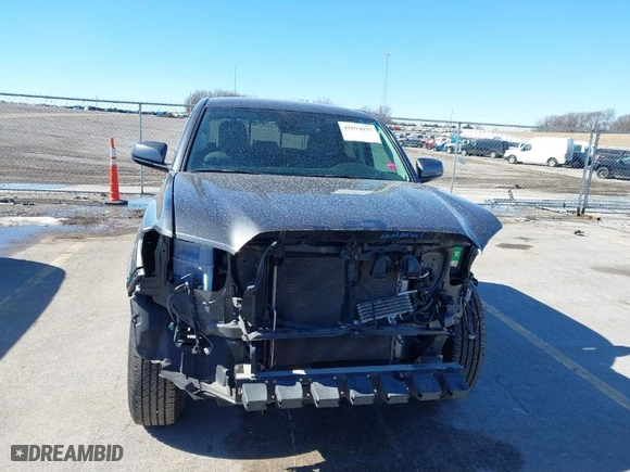 2019 Toyota Tacoma 4WD SR with VIN 3TMCZ5AN9KM275537, listed as a IAAI auction lot 41694037 with 102,933 mi miles. Bid and sale history available at carsss.com. Image 12.
