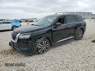 2022 Nissan Pathfinder Platinum z VIN 5N1DR3DK3NC223669, wystawiony jako Copart lot #48204285 z przebiegiem 67 011 mil mil oraz Szkoda całkowita • Salvage title. Historia ofert i sprzedaży dostępna na DreamBid. Obrazek 1.