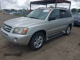 2006 Toyota Highlander z VIN JTEDW21A160001634, wystawiony jako IAAI lot #41899340 z przebiegiem Nie podano mil oraz . Historia ofert i sprzedaży dostępna na DreamBid. Obrazek 17.