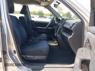 2005 Honda CR-V LX with VIN JHLRD78535C050081, listed as a IAAI auction lot 40169911 with 132,177 mi miles. Bid and sale history available at carsss.com. Image 5.