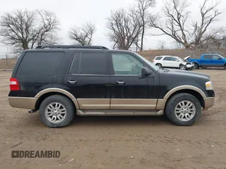 2012 Ford Expedition XLT с VIN 1FMJU1J5XCEF07564, выставлен на аукционе IAAI как лот 41132161 с пробегом 163 598 миль миль и . История ставок и продаж доступна на DreamBid. Изображение 13.